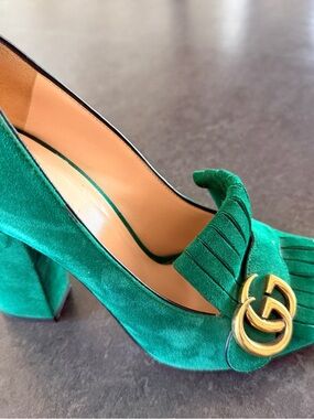Gucci Emerald Green Suede Block Heel Pump with Gold Double G Accent
